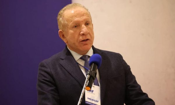 Pacolli rizgjidhet kryetar i AKR-së