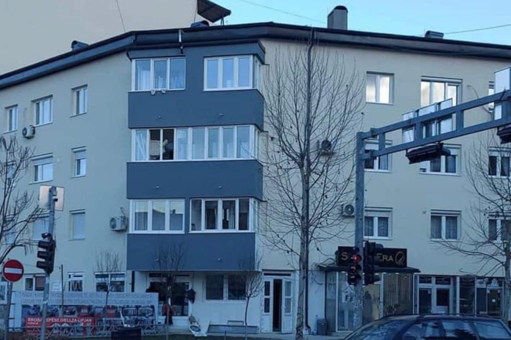 Ka përfunduar renovimi i njërit prej objekteve banesore në Lipjan, kjo është pamja