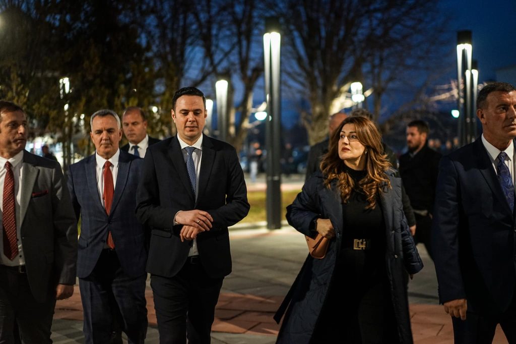 Xhafer Gashi i bashkohet LDK-së, Abdixhiku i lumtur: Sot është ditë e vënies së themeleve të qëndrueshme të LDK-së në Obiliq