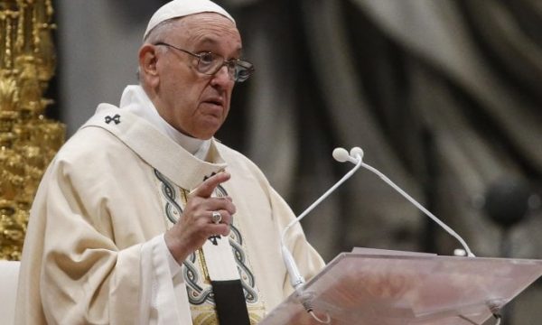 Situata në Ukrainë, Papa Françesku: Skenarë alarmues, politikanët të reflektojnë