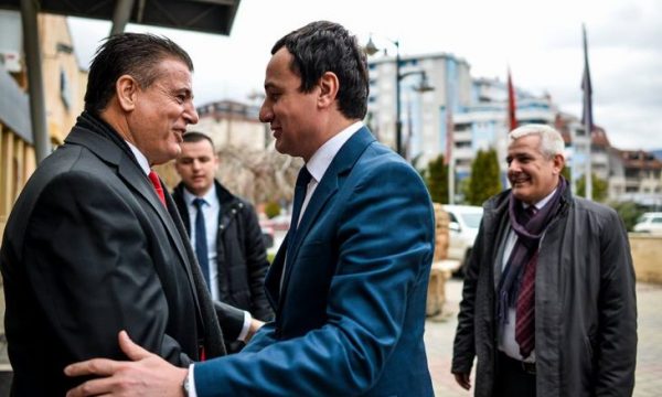 Bahtiri i alarmuar i drejtohet Kurtit pas pushtimit rus: Lëri autostradat, ta armatosim ushtrinë