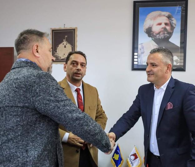 “Turp që s’na e falin asnjëherë dëshmorët”, Jashari akuza ndaj Nurës dhe Lushtakut