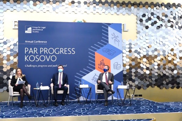 Kurti: Administrata publike përballet me sfida, zgjidhja e tyre kërkon qasje transformative