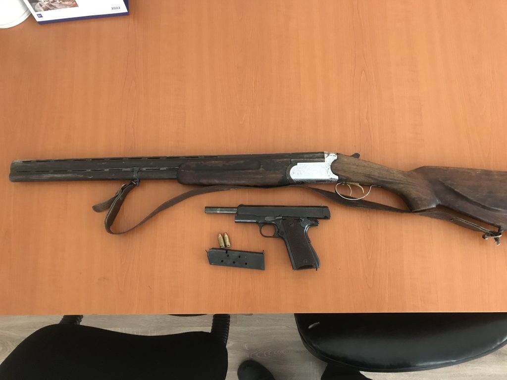 Arrestohen katër persona për armëmbajtje pa leje