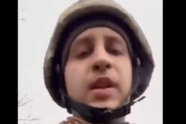 Ushtari ukrainas publikon video pas bombardimeve: Mami, babi, ju dua