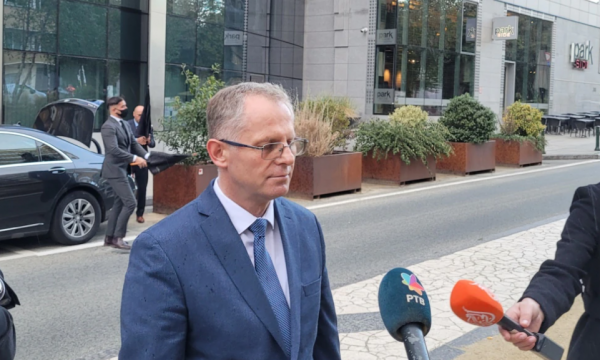 Bislimi flet nga Brukseli, mohon se refuzoi ta takonte Petkoviqin