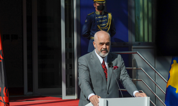 Edi Rama uron Kosovën në 14-vjetorin e Pavarësisë, publikon edhe një video