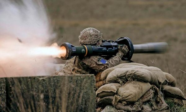 “Mirë se vini në ferr”, ushtria ukrainase u çon mesazh rusëve pasi furnizohet me NLAW-n e frikshëm britanik