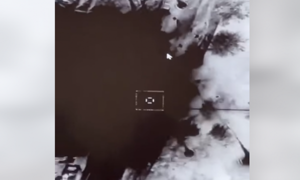 Komandanti ukrainas poston video tjera të sulmeve me dron: Frikësohuni, armiq! Nuk do të ketë paqe për ju në tokën tonë!