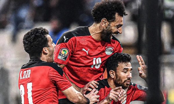 Salah vs Mane në finale të Kupës së Afrikës, Egjipti eliminon Kamerunin pas penalltive