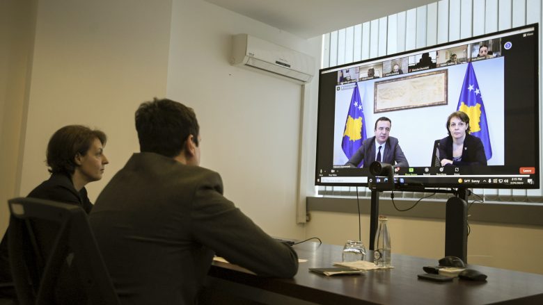 Situata në Ukrainë, Kurti flet me ambasadorët dhe shefat e misioneve diplomatike të Kosovës