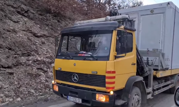 Policia del me komunikatë për bazën në Bërnjak, tregon pse u dërguan pajisjet logjistike dhe kontejnerët