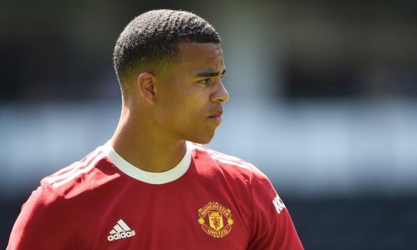 United largon nga shitoret fanellat me emrin e Greenwood