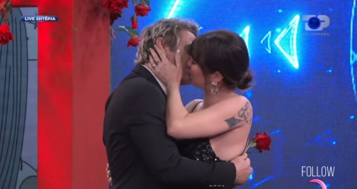 Ilir Shaqiri befasohet nga bashkëshortja, ajo i flet shqip