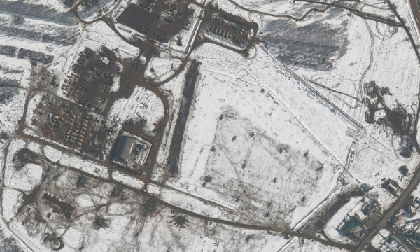 Dalin pamjet e reja satelitore, forcat ruse i afrohen më pranë kufirit të Ukrainës