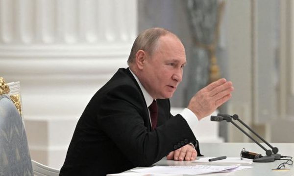 Putin po përgatitet për një luftë të gjatë, thotë inteligjenca amerikane