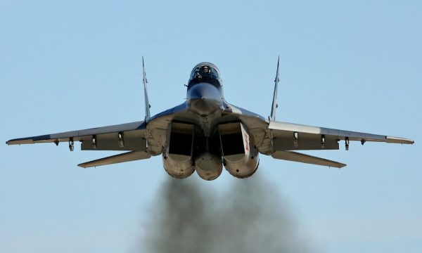 Luftë e ashpër mbi qiellin e Kyivit gjatë natës, raportohet se u rrëzuan dy avionë rusë dhe një ukrainas