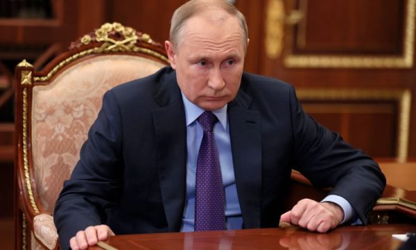 Edhe një zëvendësministër polak e konsideron Putinin “kriminel lufte”