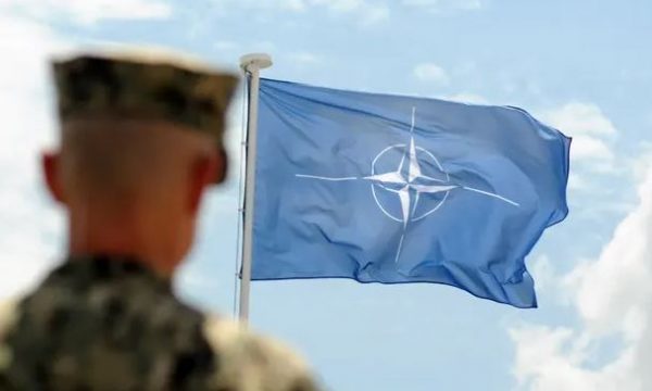 Edhe një batalion tjetër i NATO-s në gatishmëri për zbarkim në Kosovë