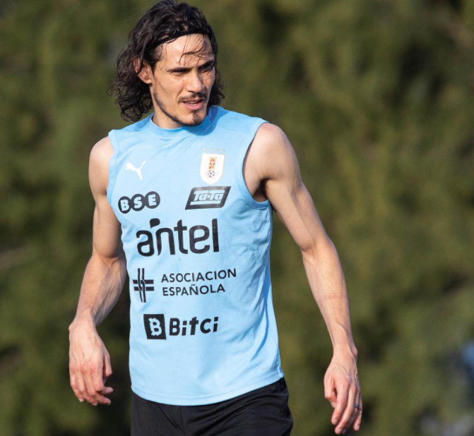 Cavani bisedon me Sociedadin, pranë kalimit në La Liga