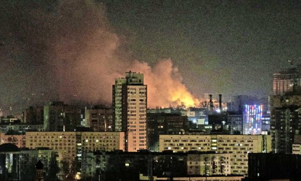 Rusët ofensivë në Kiev, gazetari ukrainas: Sonte është nata e armëve të rënda