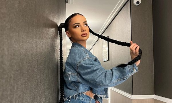 Rina rikthehet më provokative në Instagram