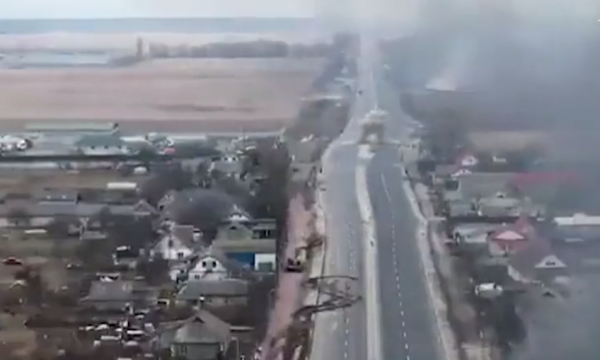 Ukraina publikon videon duke shkatërruar karvanin me tanke ruse, thotë se vrau edhe komandantin