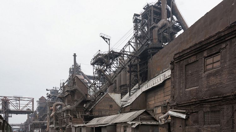 A fshihet diçka nën fabrikën e çelikut në Mariupol? (FOTO)