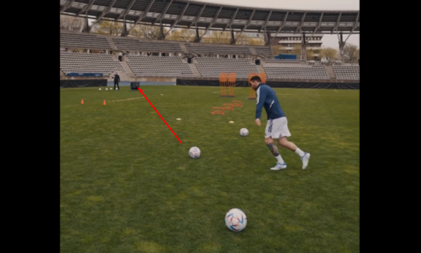 Messi me saktësi të jashtëzakonshme në stërvitje, i fut tre topa nga distanca në korpë