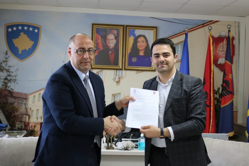Nënkryetari Bytyqi nënshkruan marrëveshje bashkëpunimi me Organizatën “Qatar Charity”