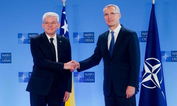 Stoltenberg takon Xhaferoviqin: NATO e palëkundur për paqen në Ballkanin Perëndimor