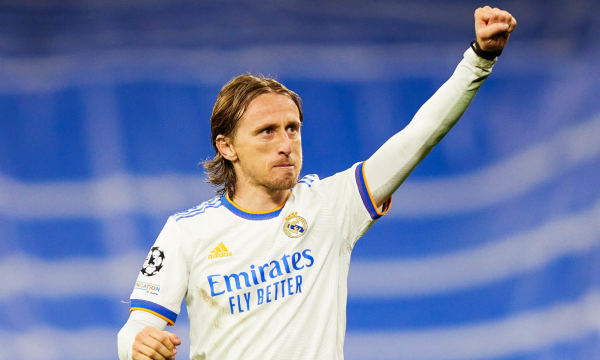 Modric rinovon me Real Madridin