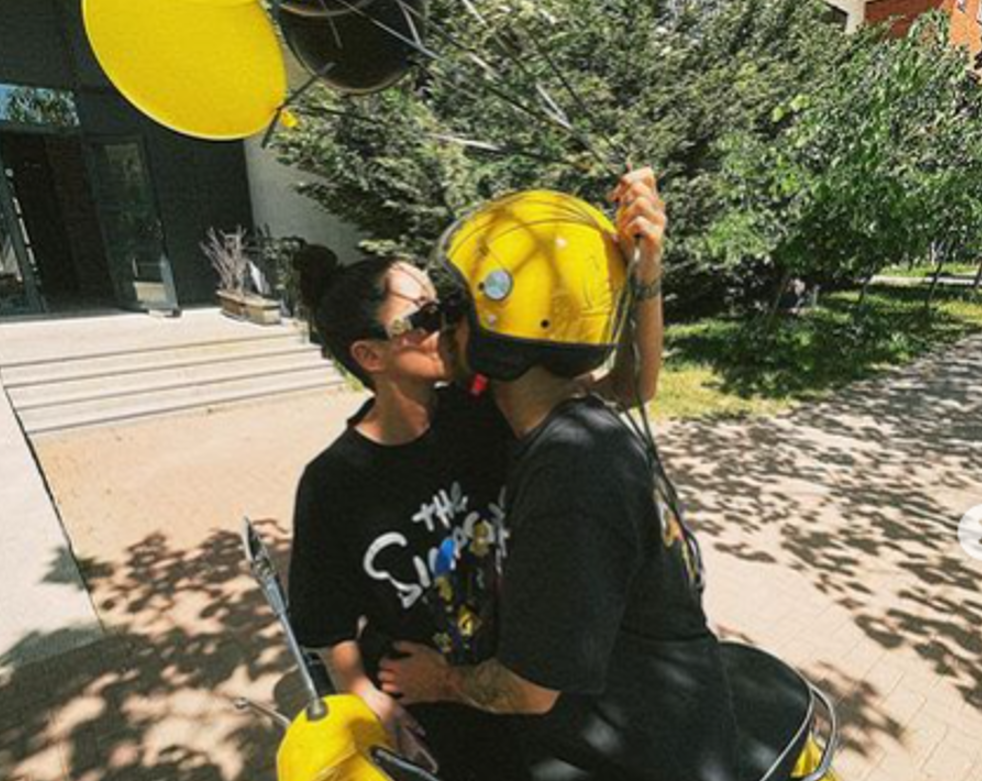 Dafina Zeqiri i bën dhuratë të veçantë të dashurit disa muaj para ditëlindjes