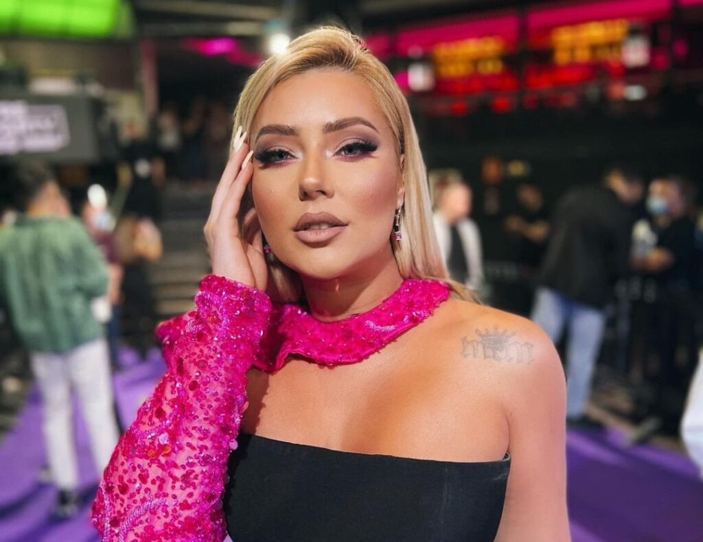 Ronela Hajati lë pa fjalë me veshjen në tapetin e kuq të “Eurovisionit”