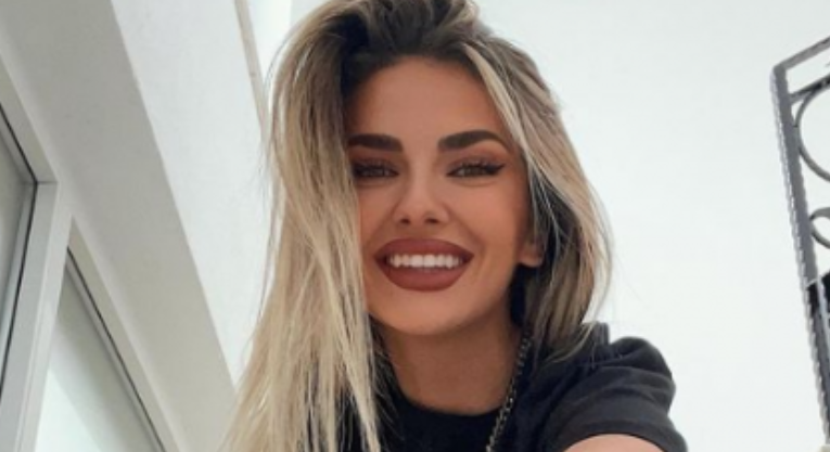 Trixa publikon fotografi të reja nga pushimet