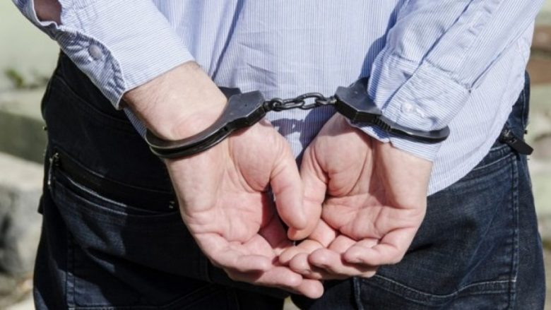 Në gjendje të dehur sulmon bashkëshorten, arrestohet i dyshuari