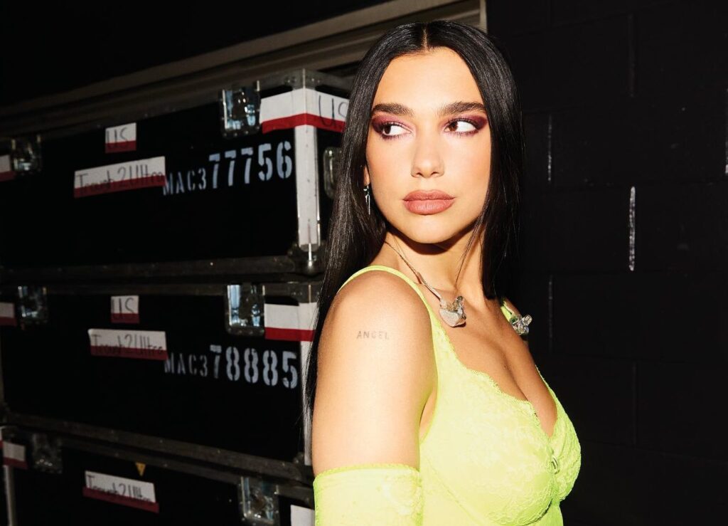 Dua Lipa konfirmon pjesëmarrjen në “Sunny Hill”: Po vij në shtëpi
