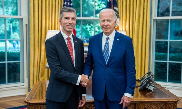 Ambasadori i Kosovës në SHBA takon presidentin Biden në Shtëpinë e Bardhë