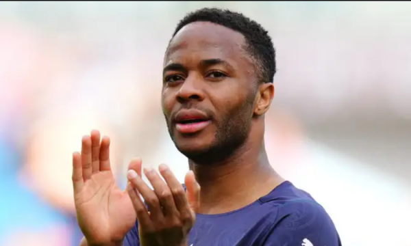Zyrtare: Sterling i bashkohet Chelseat