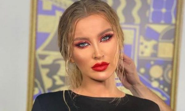 Tuna publikon një fotografi dhe shkruan “A je? Tu dek mem prek”