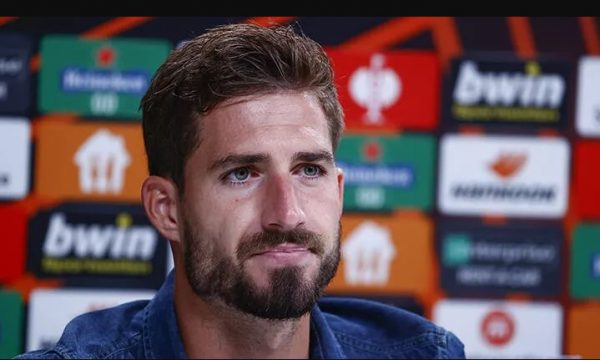 United interesohet për portierin e Eintracht Frankfurtit