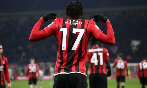 Chelsea po e monitoron nga afër bisedat për kontratë të Milanit me Leaon