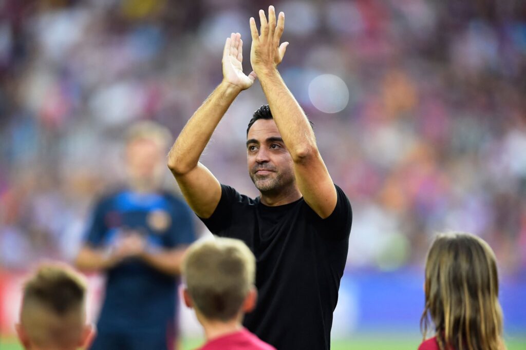 Xavi për De Jong: Deri më 31 gusht çdo gjë mund të ndodhë