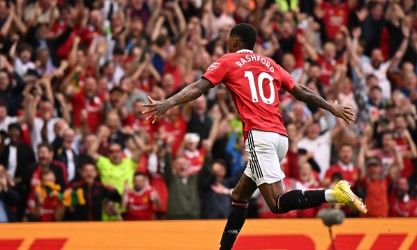Manchesteri e fiton derbin dhe e njofton Arsenalin me humbje në Premierligë
