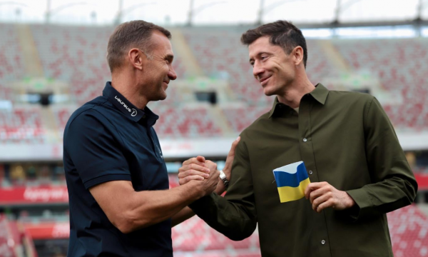 Lewandowski do ta bartë shiritin e kapitenit me ngjyrat e Ukrainës në Botëror, pas kërkesës së Shevchenkos