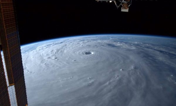 Tajfuni i fuqishëm goditi Japoninë, shikoni si duket nga hapësira
