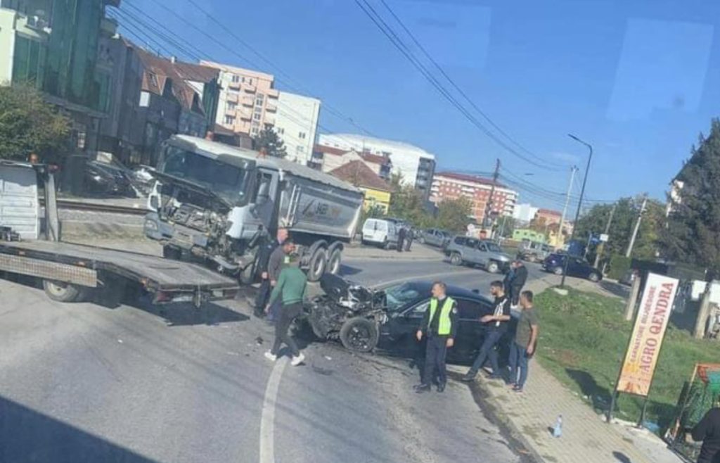 Aksident me dy të lënduar në hyrje të Lipjanit, Policia jep detaje