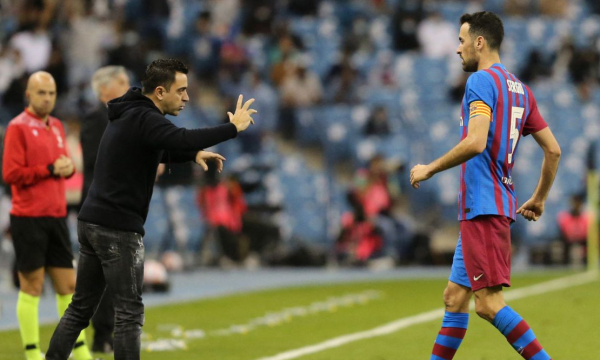 Barcelona shpreh interesim për mesfushorin e Benficas, i cili shihet si zëvendësues i Busuqetsit