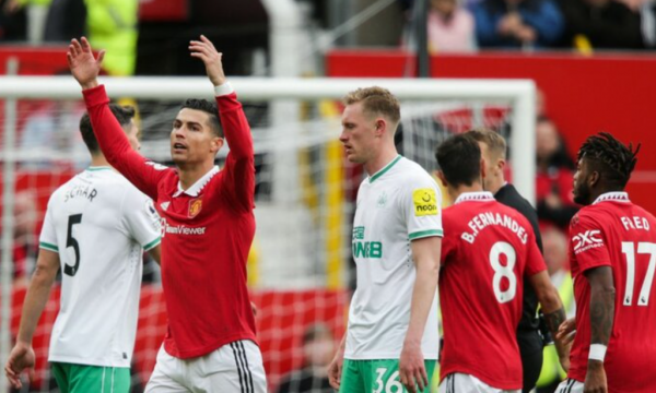Machesteri dhe Newcastle ndajnë pikët