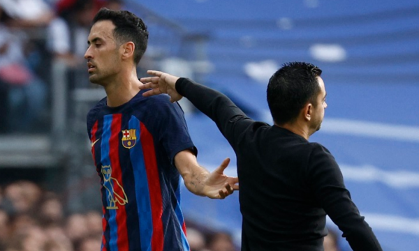 Busquets drejt largimit, Barcelona e dëshiron mesfushorin e Chelseat si zëvendësues të tij